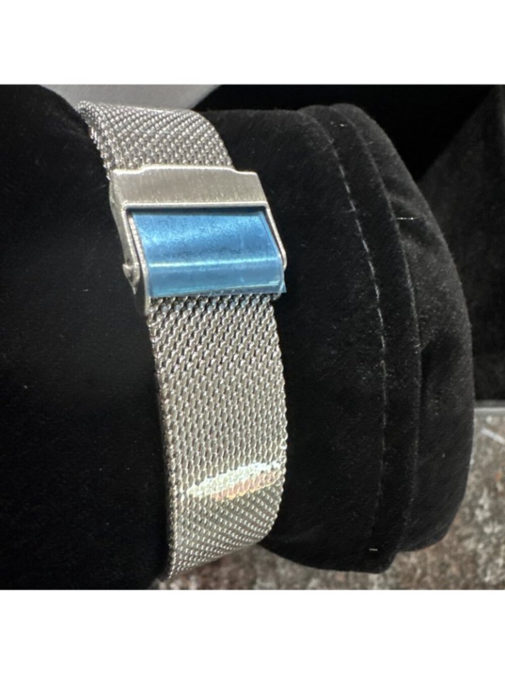 Vince Camuto Freya Watch Japanese Movement W/Box Silver Mesh Band - Picture 4 of 11